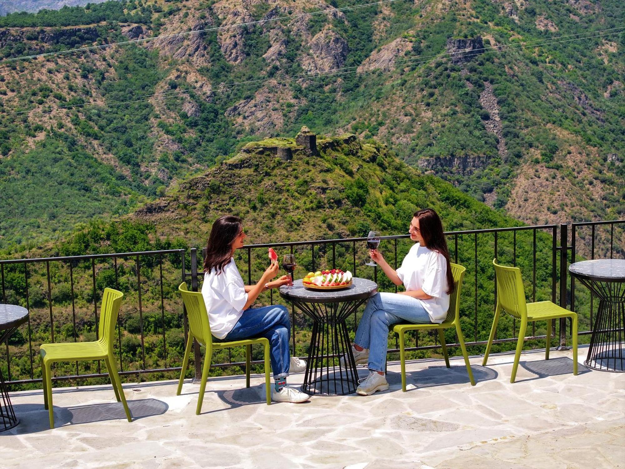 Kefilyan Family Hotel Sanain Eksteriør bilde